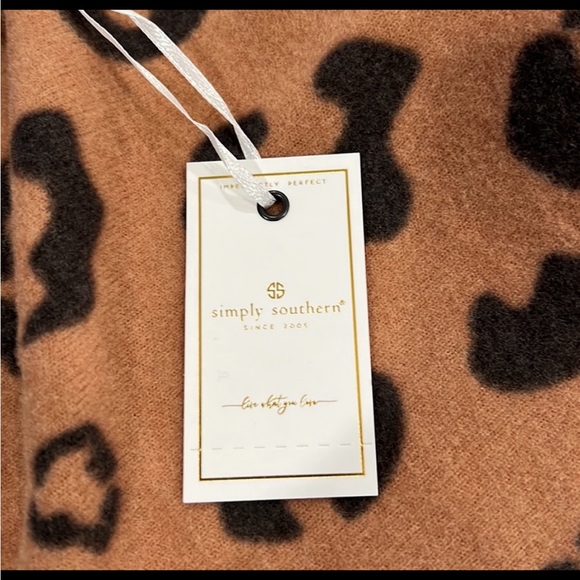 Simply Southern Animals print turtleneck/ cowl neck one size fits most NWT - Picture 6 of 13